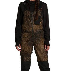 Volcom Women's Swift Bib Overall Snowboard Snowpant